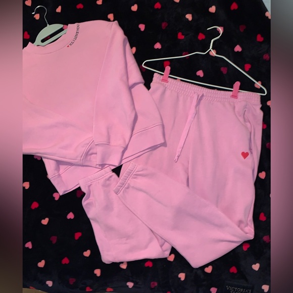 Victoria's Secret Pants - Victoria's Secret Pink Fleece Sweatshirt and pant set New sz small